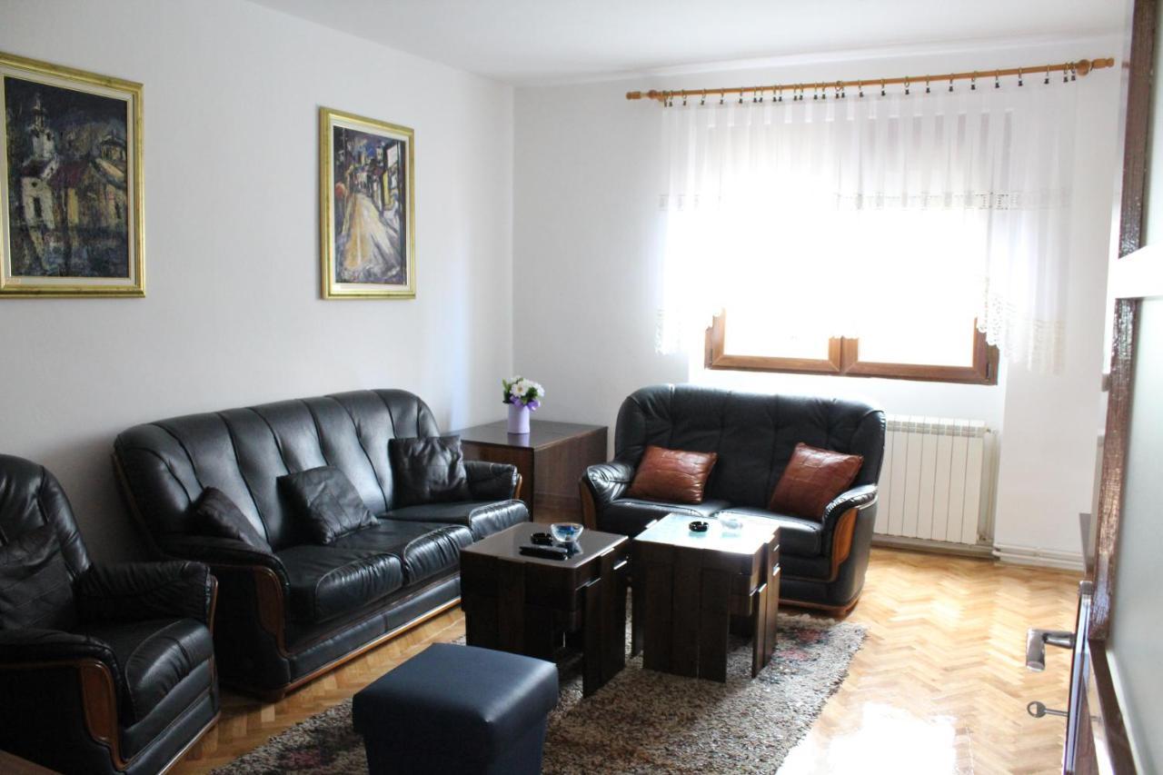 M Apartment 브르사츠 외부 사진