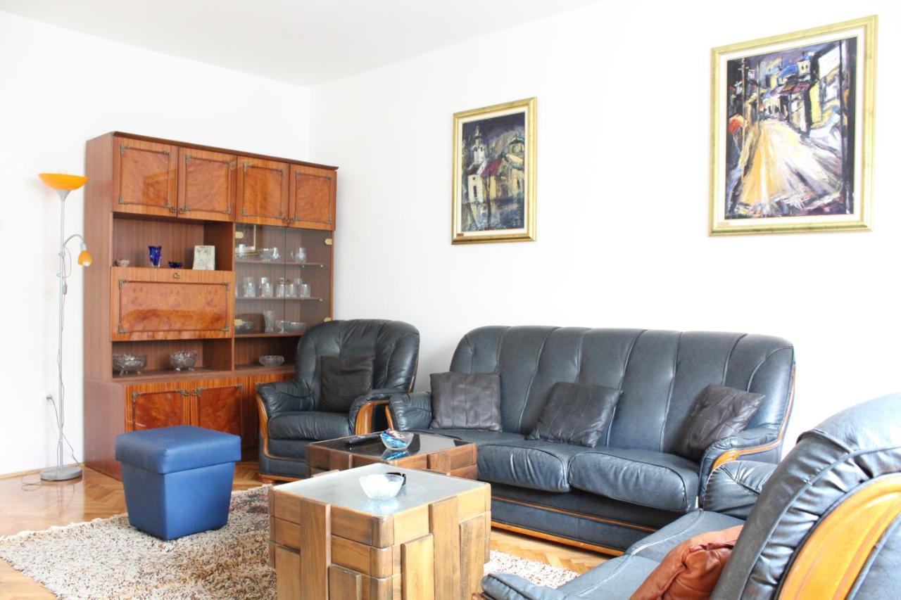 M Apartment 브르사츠 외부 사진