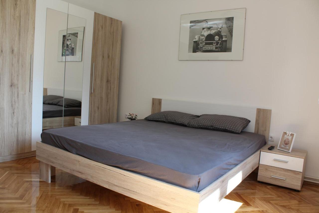 M Apartment 브르사츠 외부 사진