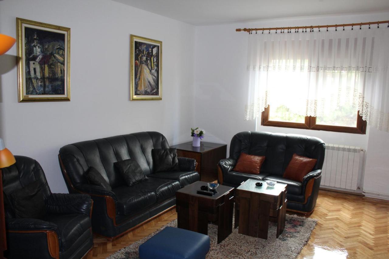 M Apartment 브르사츠 외부 사진