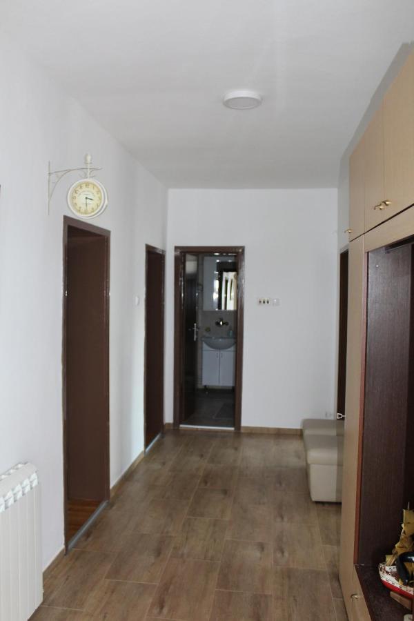 M Apartment 브르사츠 외부 사진