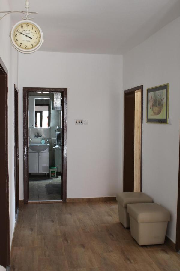 M Apartment 브르사츠 외부 사진