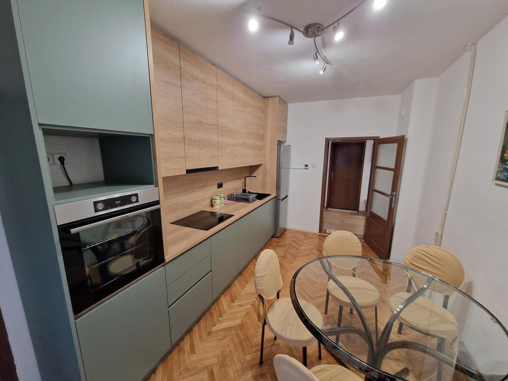 M Apartment 브르사츠 외부 사진
