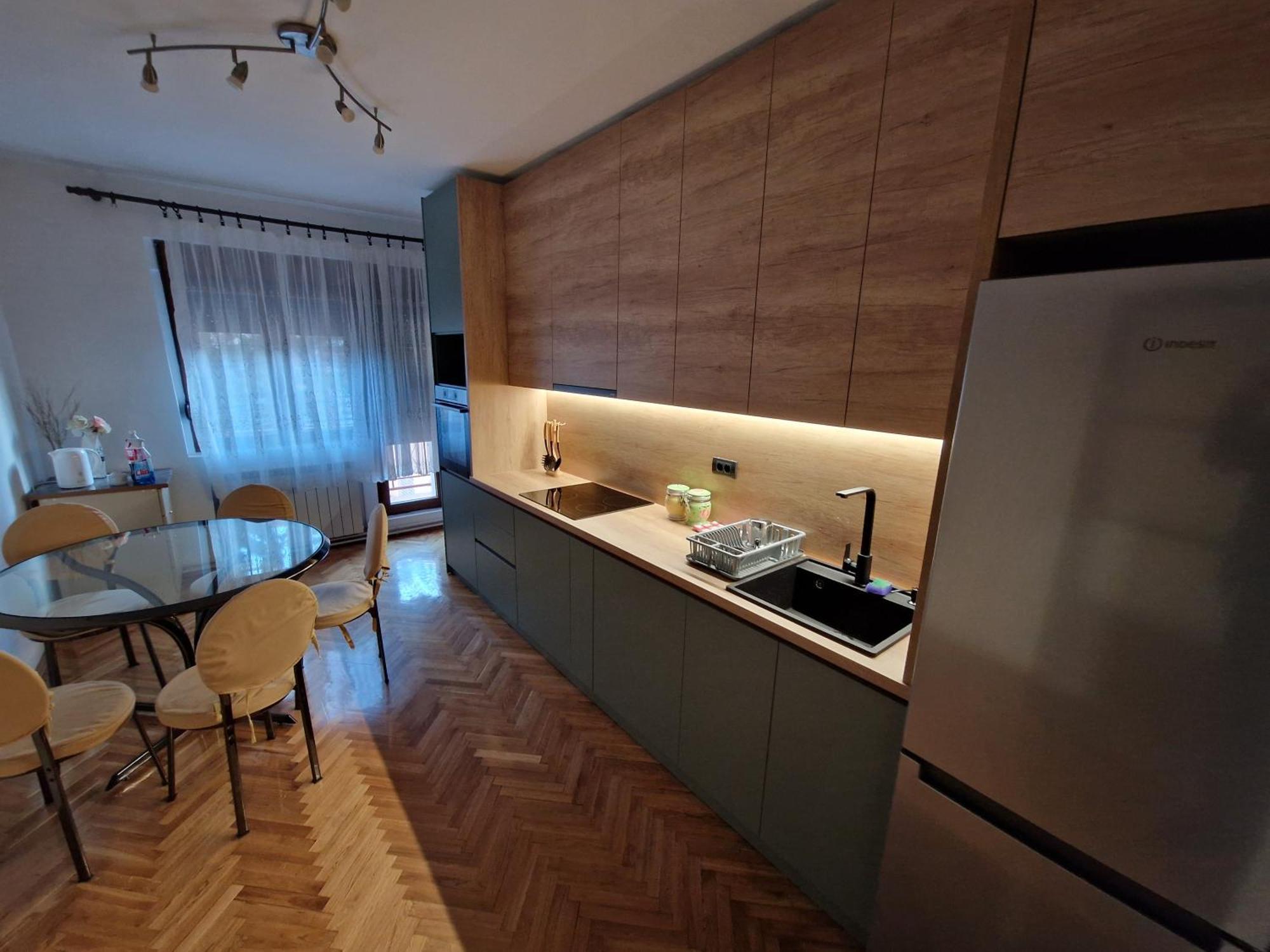 M Apartment 브르사츠 외부 사진
